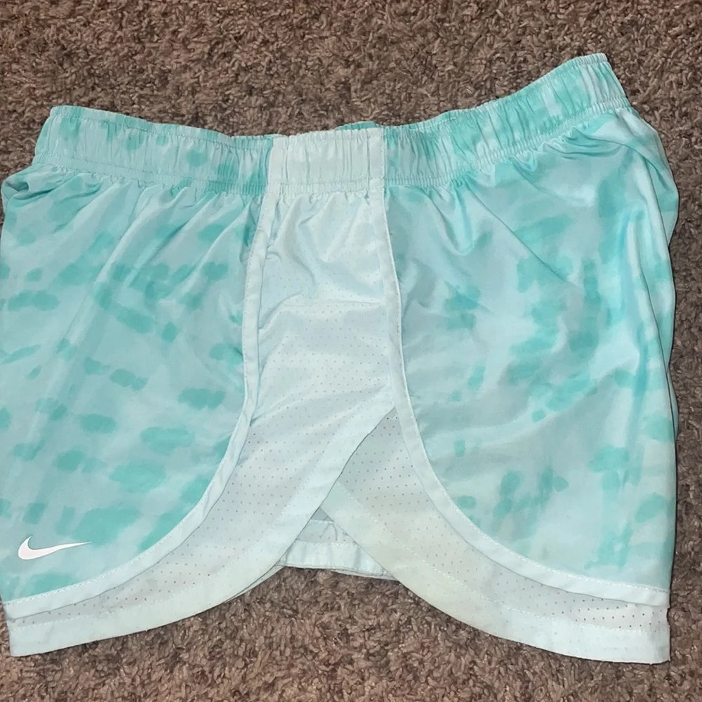 Aqua/teal nike shorts - Picture 2 of 2